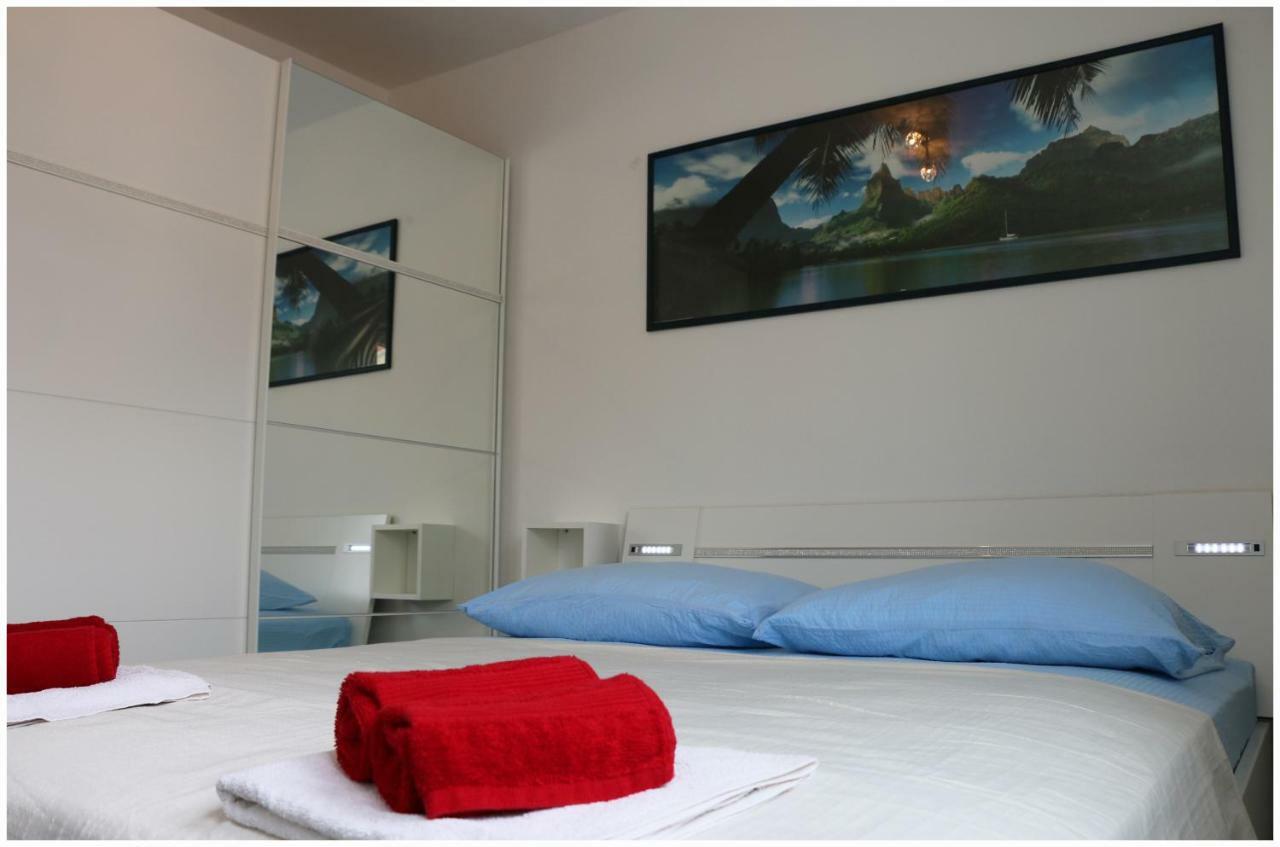 Apartman Loretta Primošten المظهر الخارجي الصورة